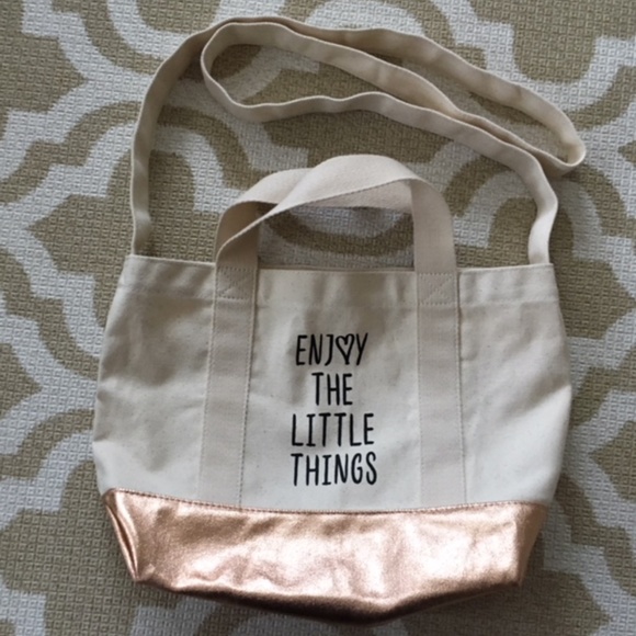 Handbags - FLASH SALE * Canvas & Rose Gold Metallic Tote